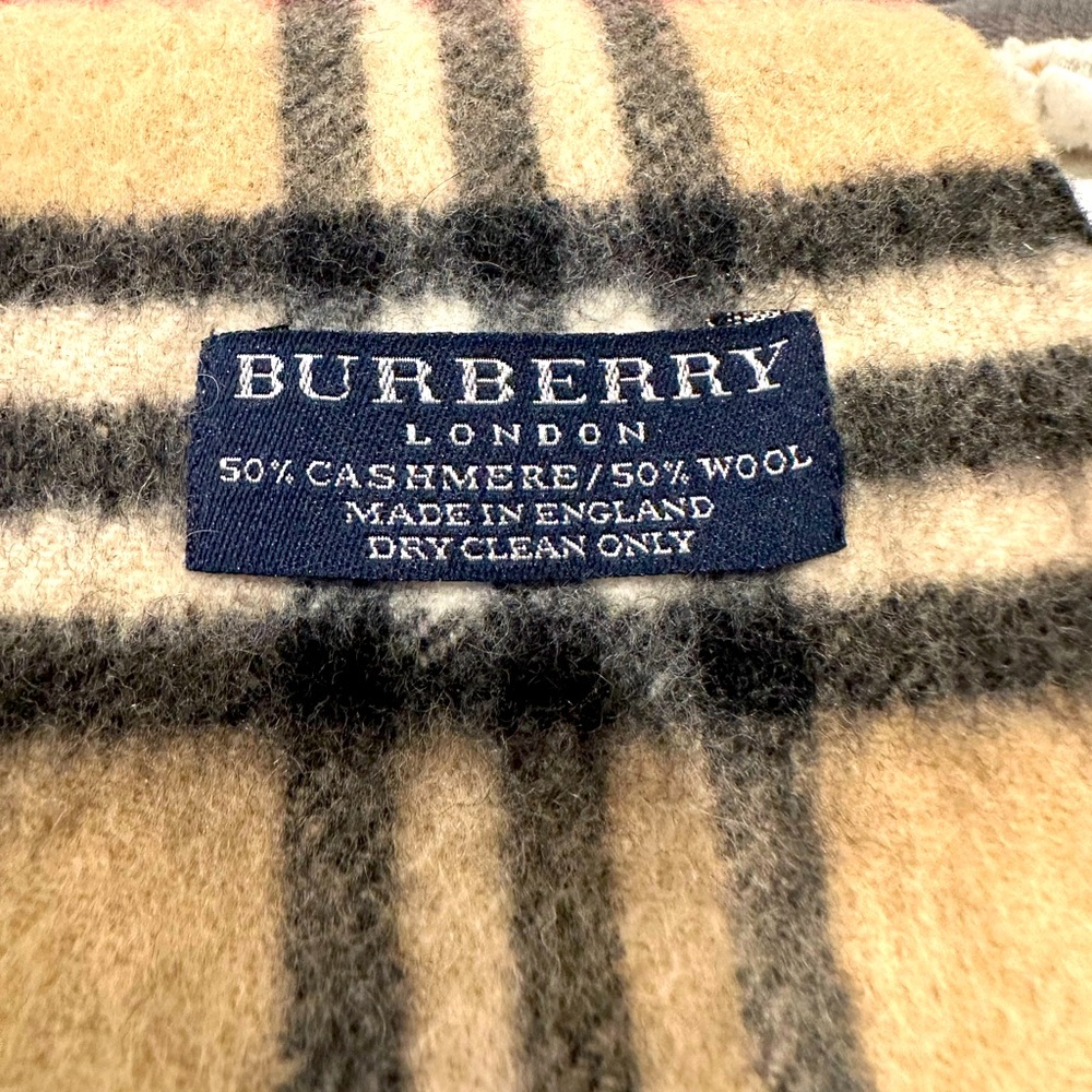 EUC Burberry Nova Check Scarf